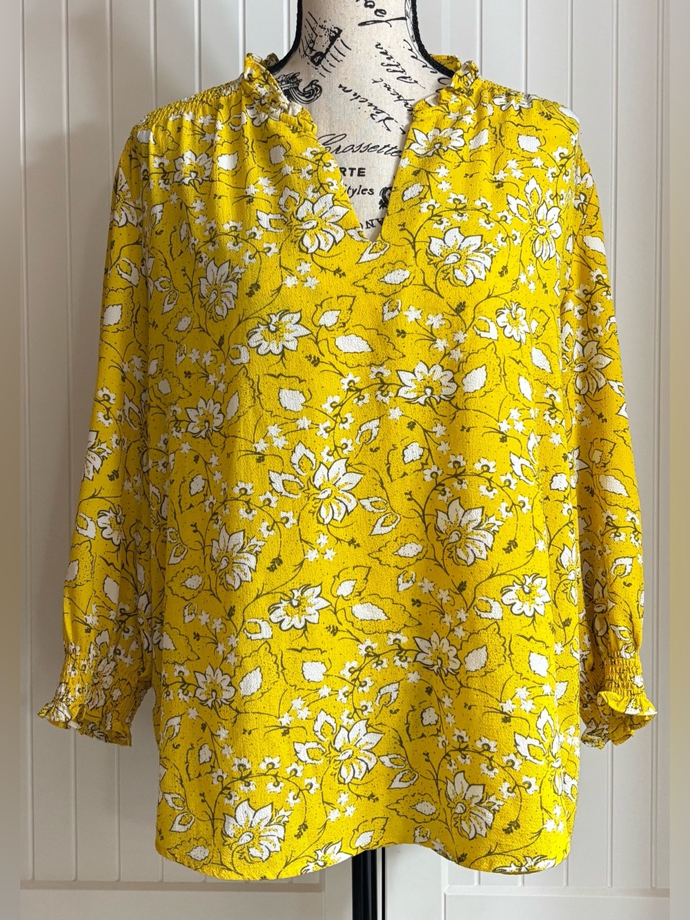 Jasmine & Juliana Sz XL Yellow Floral V-Neck Women's Blouse